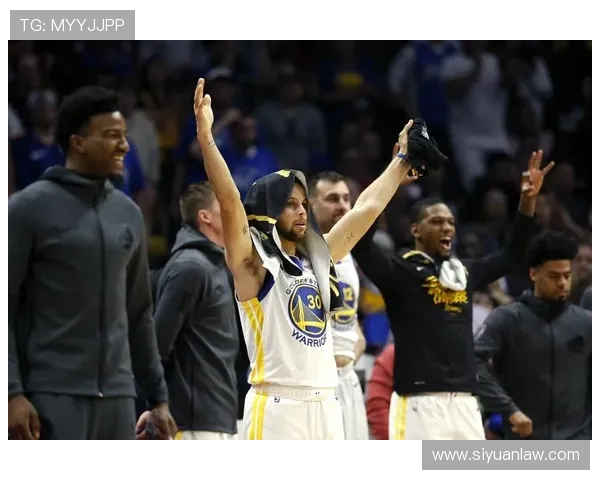 金州勇士与洛杉矶快船激战正酣谁将赢得这场西部对决的荣耀