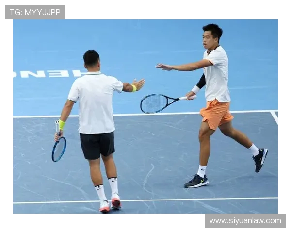 聚焦网球：探讨北京网球队在战术灵活性与适应性方面的成功经验与挑战